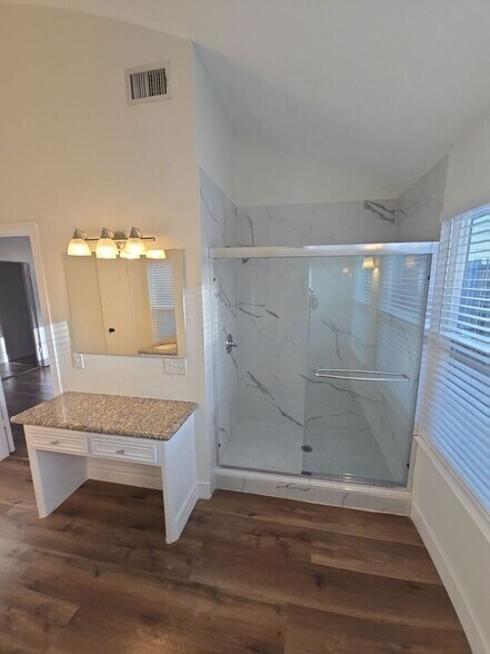 Building Photo - 2102 Gray Falls Dr