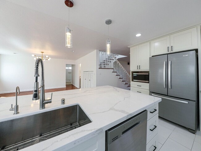 Building Photo - 3104 San Andreas Dr