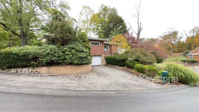 Building Photo - 806 N Margaretta St