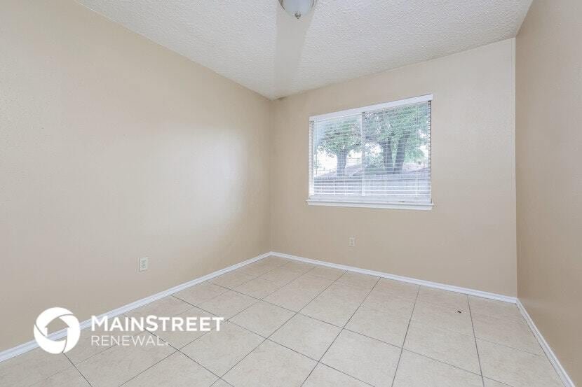 Building Photo - 11110 Grassyglen Dr