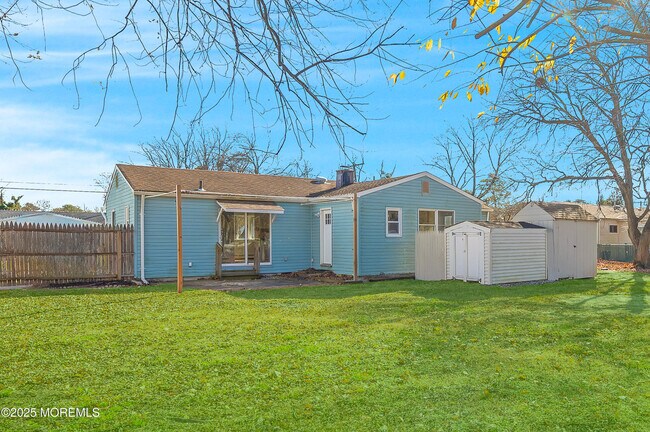 Building Photo - 251 Sprucewood Dr