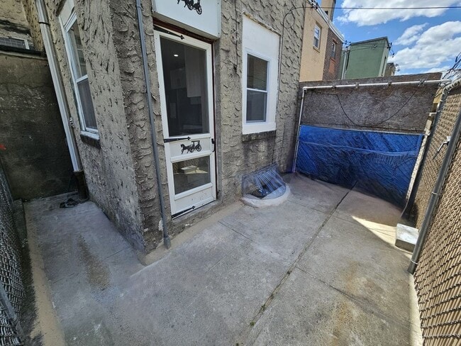 Building Photo - Fantastic Updated South Philadelphia Home ...