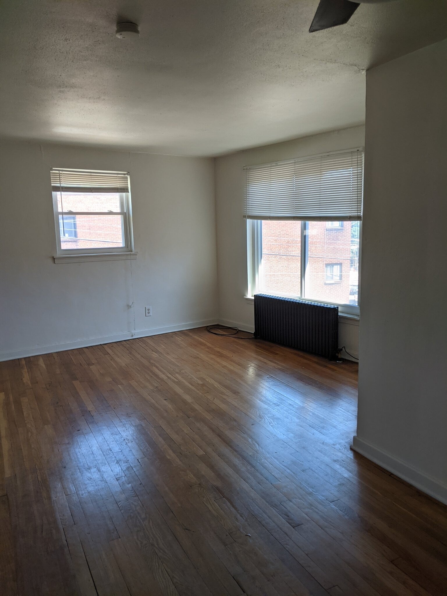 Building Photo - 1000 Hartman St
