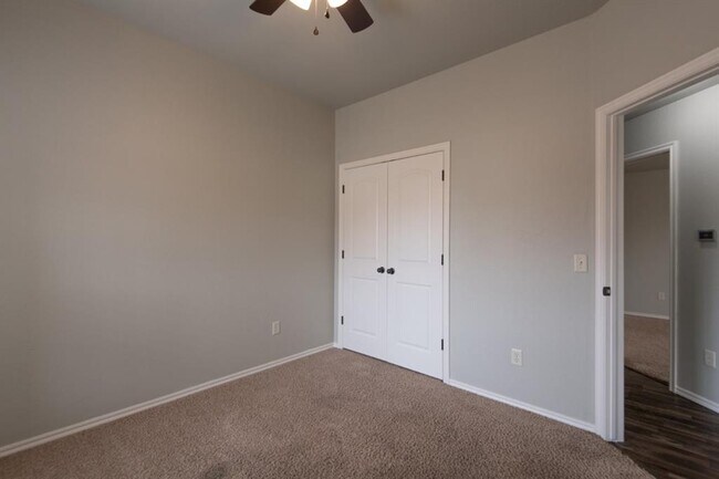 Building Photo - 14358 Redvine Rd