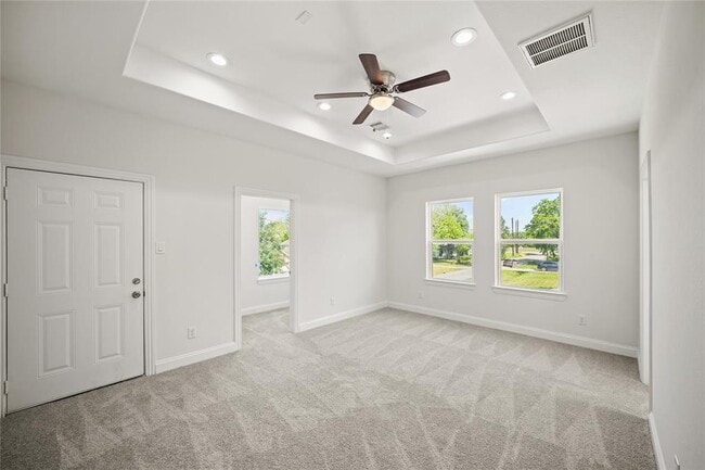Building Photo - 3415 Redbud St