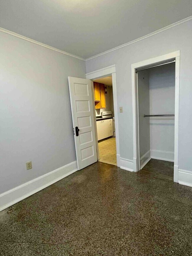 Building Photo - 1901 Lyndale Ave S