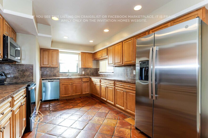 Building Photo - 4689 Palo Verde Dr