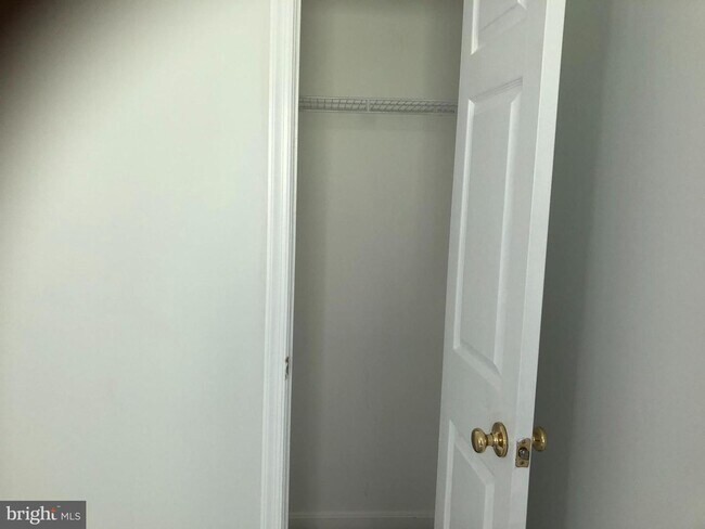 Building Photo - 5558 Clifton Crest Way
