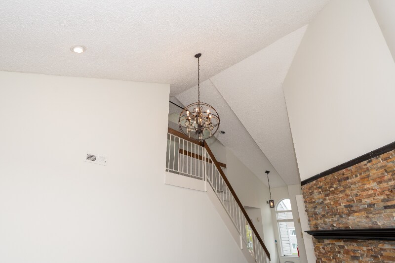 Building Photo - 526 Chanticleer