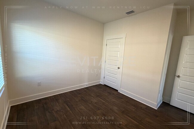 Building Photo - Lakeview Luxury Living in Hadley Village
