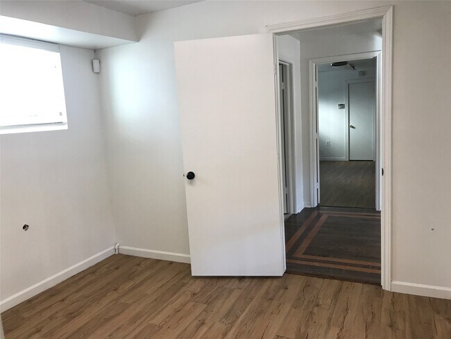 Building Photo - 1533 Heights Blvd