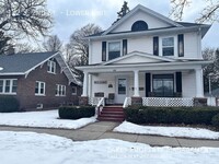 Building Photo - Newly Updated 2BR Unit (Lower)