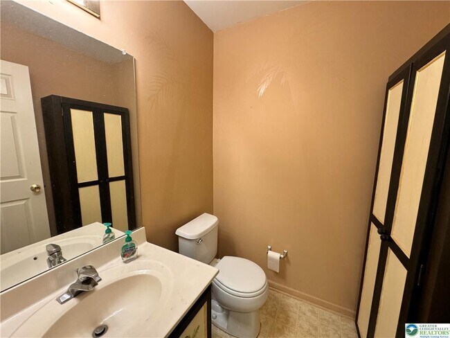 Building Photo - 4142 Huckleberry Dr