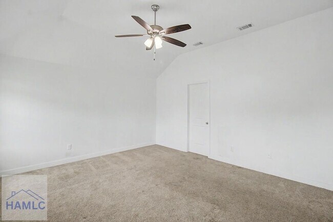 Building Photo - 390 Fairview Cir