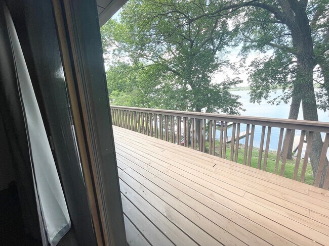 Building Photo - 3010 Fairview Rd SW