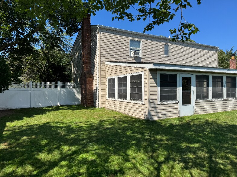 Building Photo - 8 Bernice Ct