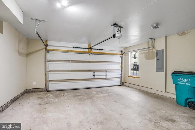 Building Photo - 5918 Jefferson Commons Way