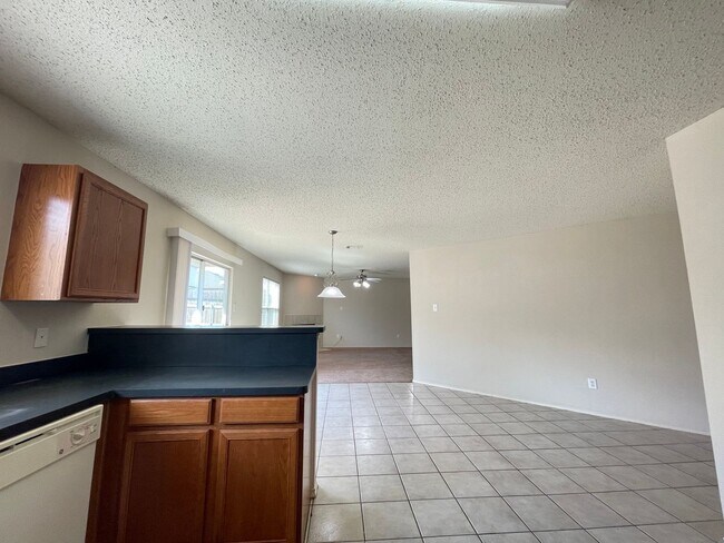 Building Photo - Keller ISD-5 BED, 4 BATH-AMAZING PRICE!