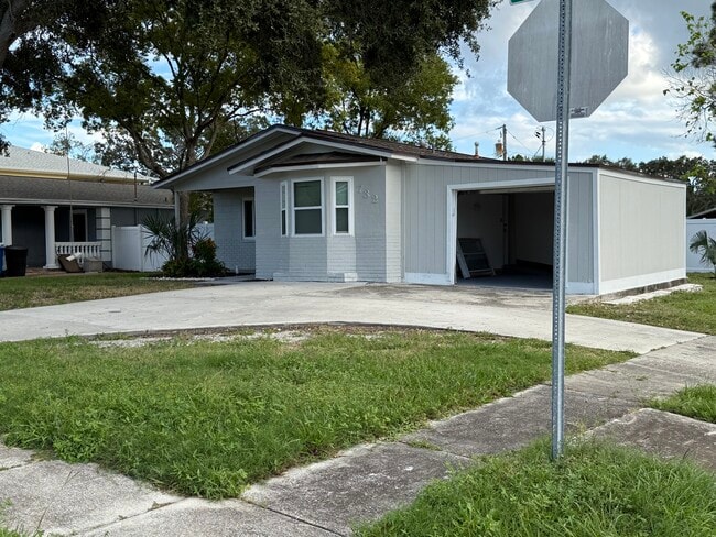 Building Photo - 732 62nd Ave N