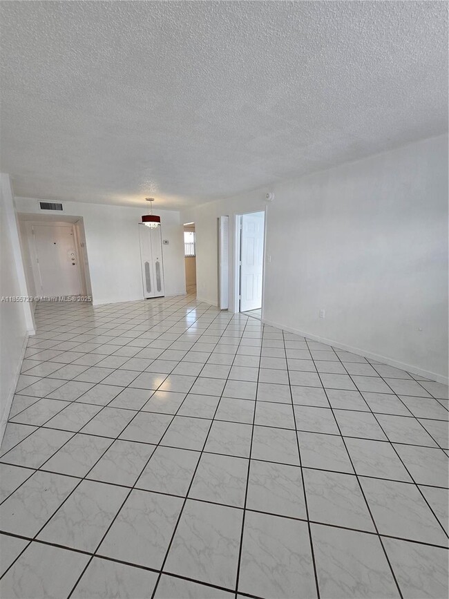 Building Photo - 7440 Harding Ave
