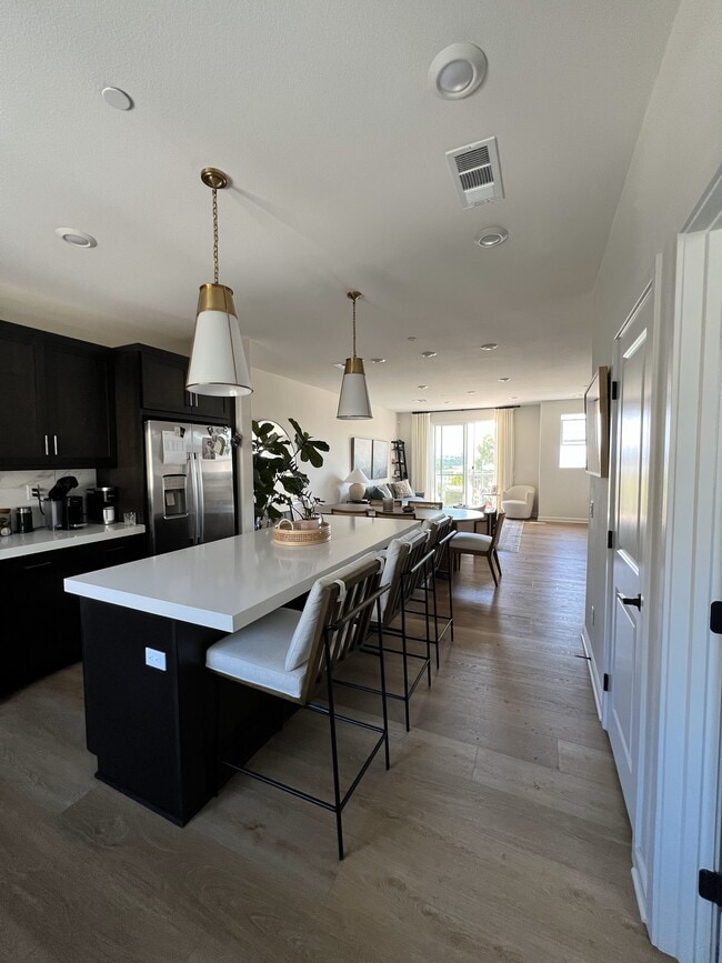 Building Photo - 1233 Sunrise Vw