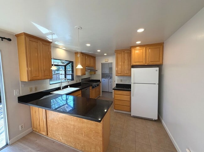 Building Photo - REMODELED LARGE 1600sf 4BR/2BA 3PK ?Miramonte Gardens AVAIL NOW