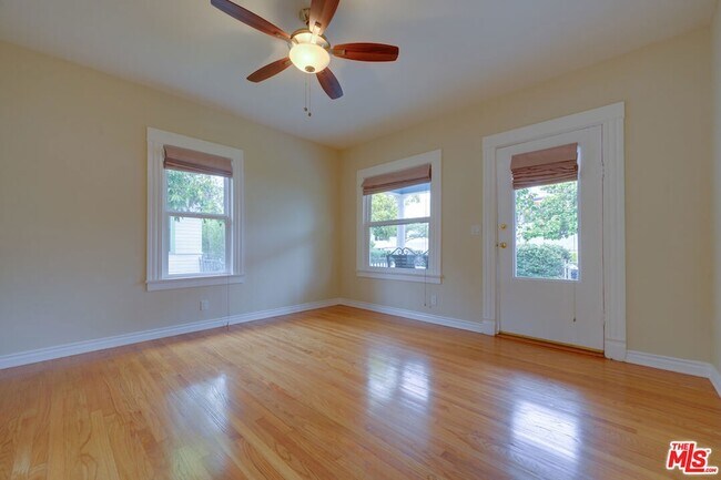 Building Photo - 1328 10th St