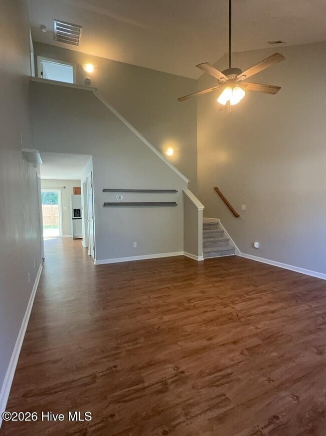 Building Photo - 160 Kelly Cir