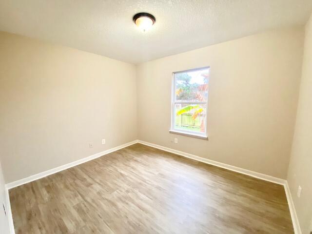 Building Photo - 361 Evergreen Pl