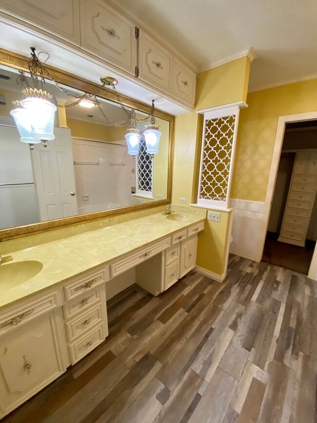 Building Photo - 3 bed 2.5 with awesome basement near Tech now available