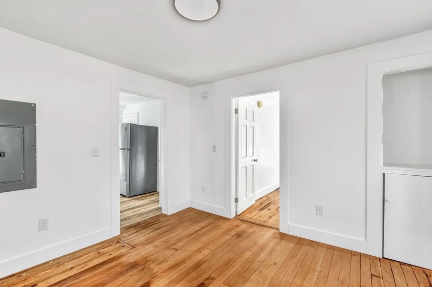 Building Photo - 151 South St