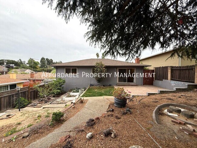 Building Photo - 2477 Mikemary Ct