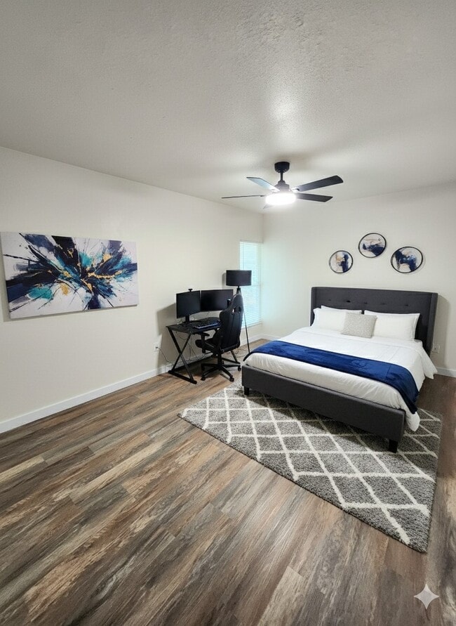 Building Photo - 10047 Emerald Creek Dr