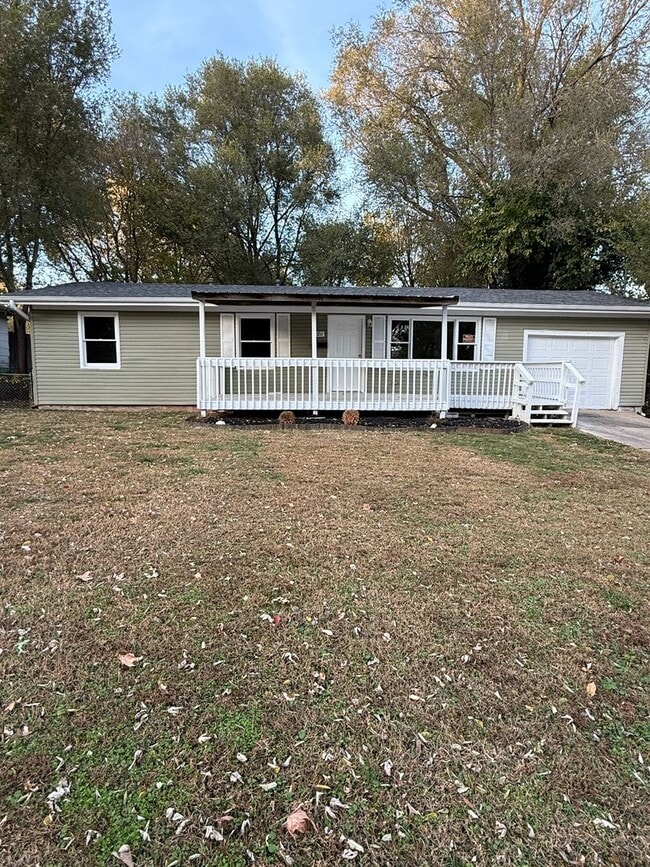 Primary Photo - 3+ bedroom/2 bath house