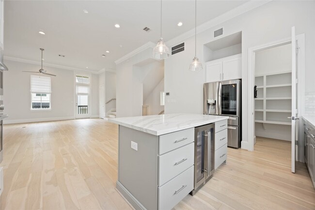 Building Photo - 610 Delmar St