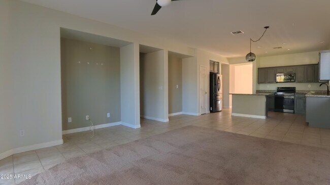 Building Photo - 39816 N Thunder Hills Ln