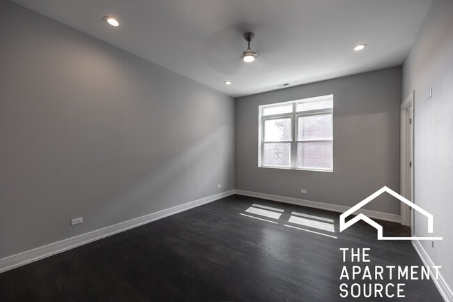 Building Photo - 3253 N Elston Ave