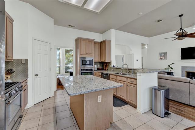 Building Photo - 18 Equestrian Ct