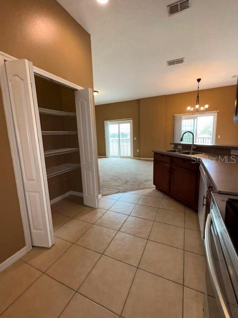 Building Photo - 1901 Estancia Cir