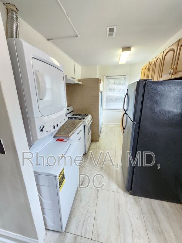 Building Photo - 515 Franklin St NE