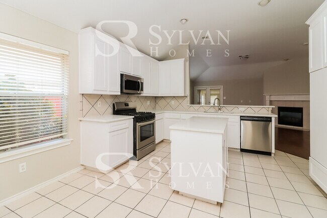 Building Photo - Coming HOME never felt so good!