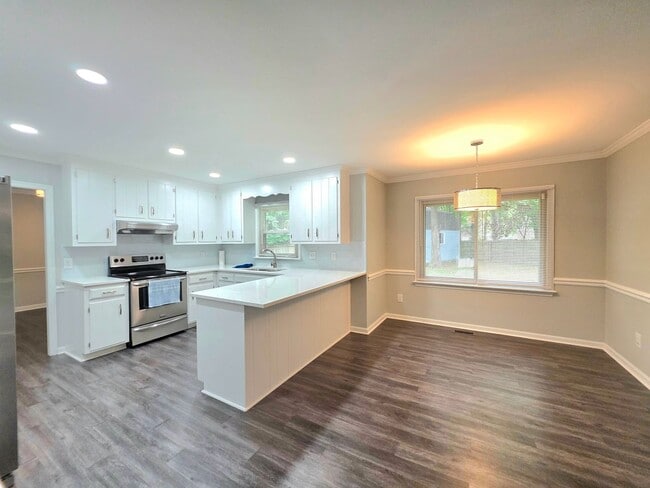 Building Photo - 415 Rosewood Ln