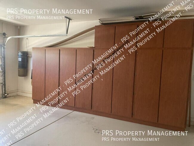 Building Photo - 4626 E Blue Spruce Ln