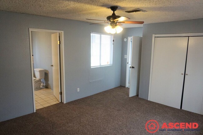 Building Photo - 312 Oswell St