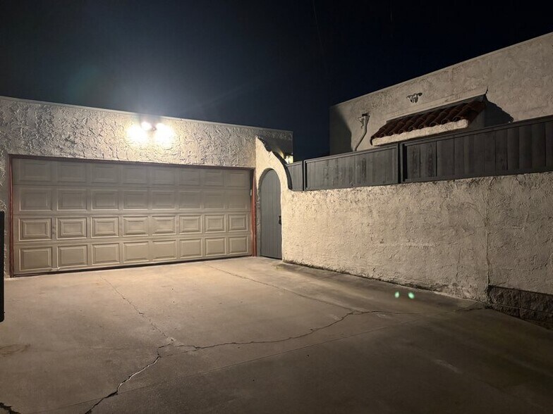 Building Photo - 803 E Peralta Wy