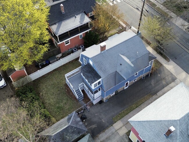 Building Photo - 40 Highland Ave