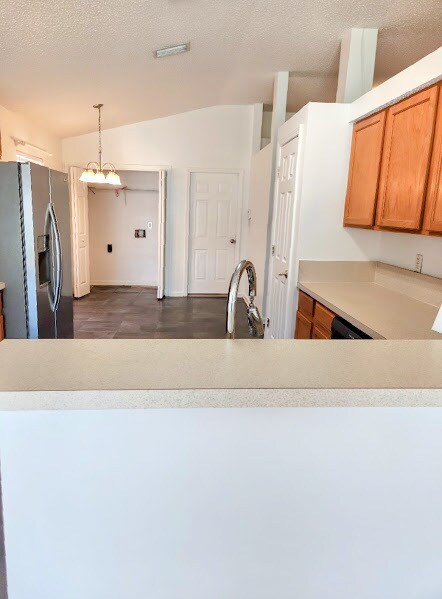 Building Photo - Welcome To the Dream Family 4 Bed and 2 Ba...
