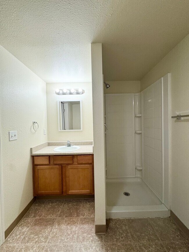 Building Photo - OL2441