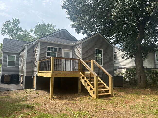 Building Photo - 2549 Keith Ave