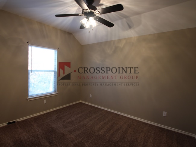 Building Photo - Beautiful 2 Bed 1.5 Townhome in Lindale ISD! Tour Today!